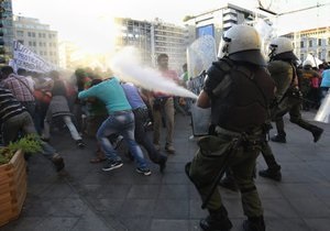 В Афінах у ході акції проти Невинності мусульман затримано 40 осіб