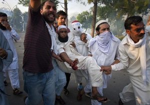 У Пакистані в День любові до пророка у зіткненнях загинули не менше 19 осіб
