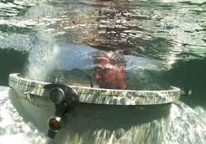 Фотогалерея: Хоч малий, та вправний. Найменший підводний човен в Україні