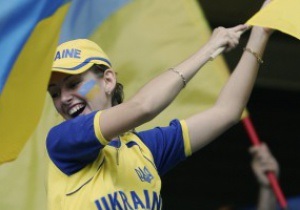 Фанатам Динамо Киев запретили проносить на стадион флаг Украины