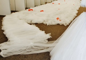 Житель Полтавської області вкрав весільну сукню разом з манекеном, щоб освідчитися в коханні