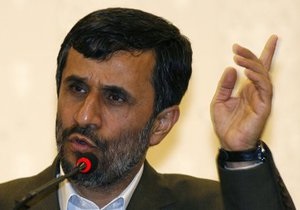 Ахмадінеджад звинуватив ворогів Ірану у відсутності дощу в країні