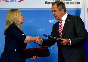 Лавров і Клінтон підписали низку документів у Владивостоці