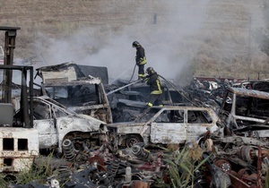 Під Римом через падіння легкомоторного літака згоріли 30 автомобілів