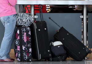 У лондонському аеропорту багаж близько ста пасажирів залило нечистотами