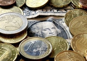 Курси готівкової валюти: Долар переступив позначку в 8,25 грн