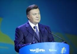 Янукович допустив черговий конфуз, побажавши журналістам  заангажованості 