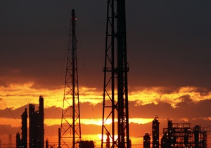 Українські НПЗ в 2012 році знизили переробку нафтосировини майже наполовину
