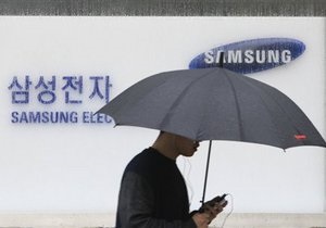 Акції Samsung впали на 6% після програшу компанії у патентному спорі