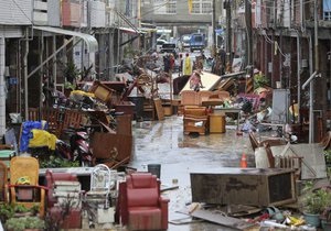 В Японії через тайфун 57 тисяч будинків залишилися без електрики