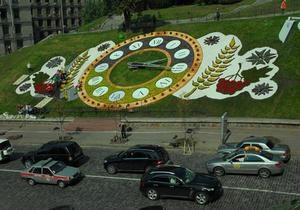 Квітковий годинник у центрі Києва змінив дизайн