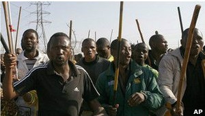 У ПАР відбуваються переговори між шахтарями і поліцією