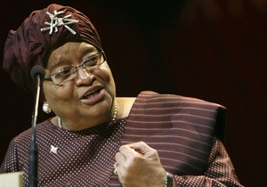 Президент Ліберії у рамках боротьби з корупцією позбавила сина посади у Центробанку