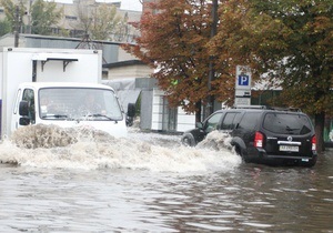 Синоптики: У наступні вихідні в Україні очікуються сильні зливи