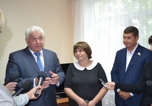 Київський губернатор відкидає звинувачення у веденні агітації за Партію регіонів