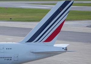 Пассажиров Air France в Сирии попросили  скинуться  на заправку для продолжения полета