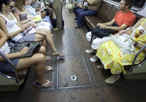 У київському метро приберуть оголошення англійською мовою
