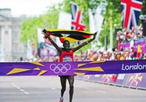 Олимпийский марафон выиграл угандец