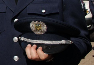 У Донецьку двох слідчих міліції звинувачують в отриманні $ 25 тис хабара