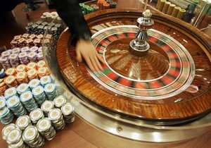ЗМІ: Криза змушує азартних гравців більше програвати в казино