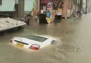 Зливи паралізували життя у столиці Філіппін