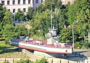 Пам ятник Монітор Железняков у Києві перенесуть на набережну
