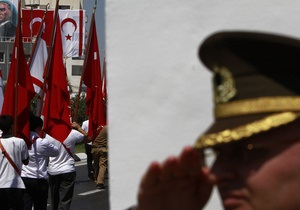 У Туреччині звинувачених у змові військових відправили на пенсію