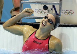 Американка Ребекка Сони выиграла золото Лондона-2012 на дистанции 200 м брассом с мировым рекордом