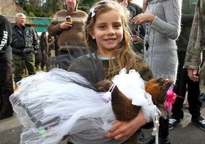 В одній зі шкіл Нової Зеландії пройшов конкурс краси серед мертвих опосумів