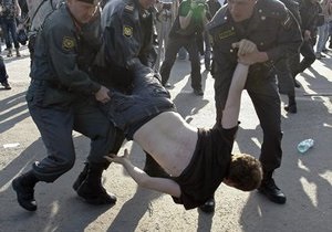 У Москві поліція затримала 25 протестуючих, зокрема й Лимонова