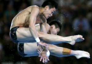 Олимпиада: Китайская пара завоевала золото в синхронных прыжках в воду, украинцы - восьмые