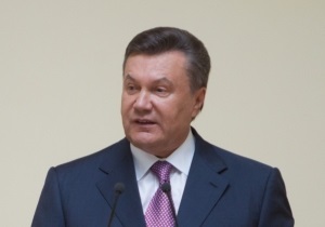 Янукович привітав моряків з Днем флоту