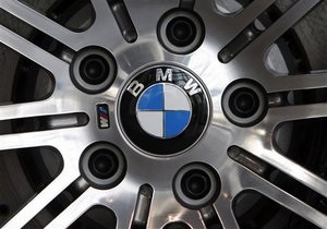 DW: Концерн BMW націлився на «четвірку»