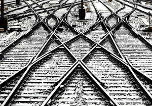 Більше 25 тисяч людей опинилися заблокованими в потягах у горах Індії