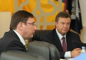 Луценко просить суд викликати Януковича як потерпілого
