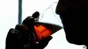 ВВС: Заборона на рекламу алкоголю в Росії. Чи питимуть від цього менше?