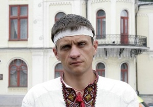 Біля Українського дому госпіталізували чергового учасника голодування
