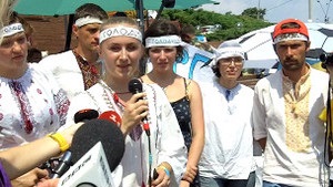 Активісти під Українським домом закликають всіх їхати до Києва