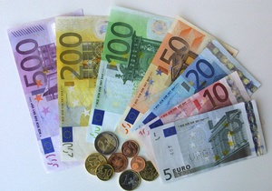 Євро пробив дворічний мінімум на міжбанку