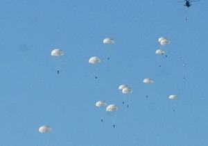 Глава Міноборони: Стрибки з парашутом перестали бути екзотикою для українських десантників