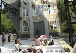 ВВС Україна: Сучасне мистецтво оживляє закритий завод у Донецьку