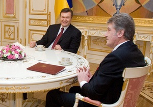Ющенко привітав Януковича з днем народження