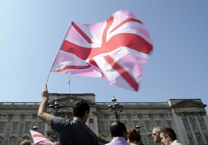 Віце-прем єр Британії підняв над міністерством гей-прапор