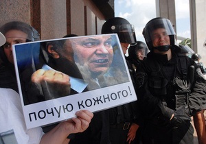 Противники закону про мови передали Януковичу своє звернення