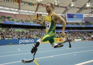 Бегун с ампутированными ногами Писториус примет участие в Олимпиаде-2012