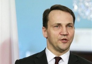 ЗМІ: Голова МЗС Польщі приїде на фінал Євро-2012 до Києва