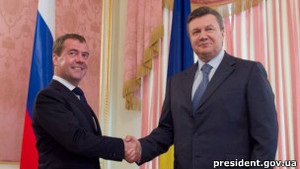 Медведєв обіцяє Януковичу  прогрес за всіма напрямками 