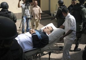 Адвокат: Мубарак перебуває у важкому стані