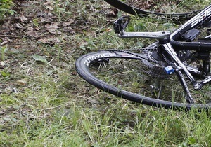 У Запорізькій області водій збив велосипедиста і спалив автомобіль, щоб замести сліди