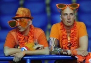 Все в помаранчевому. Голландці просять харків ян підтримати їх збірну в матчі з Португалією